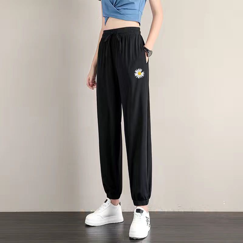 Quần Jogger nữ thun tăm thêu hoa cúc