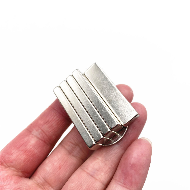 Nam châm đất hiếm 40x10x5mm siêu mạnh