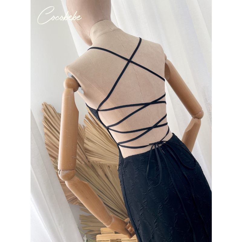 Đầm Yếm Dài Hở Lưng Cocobebe H0232