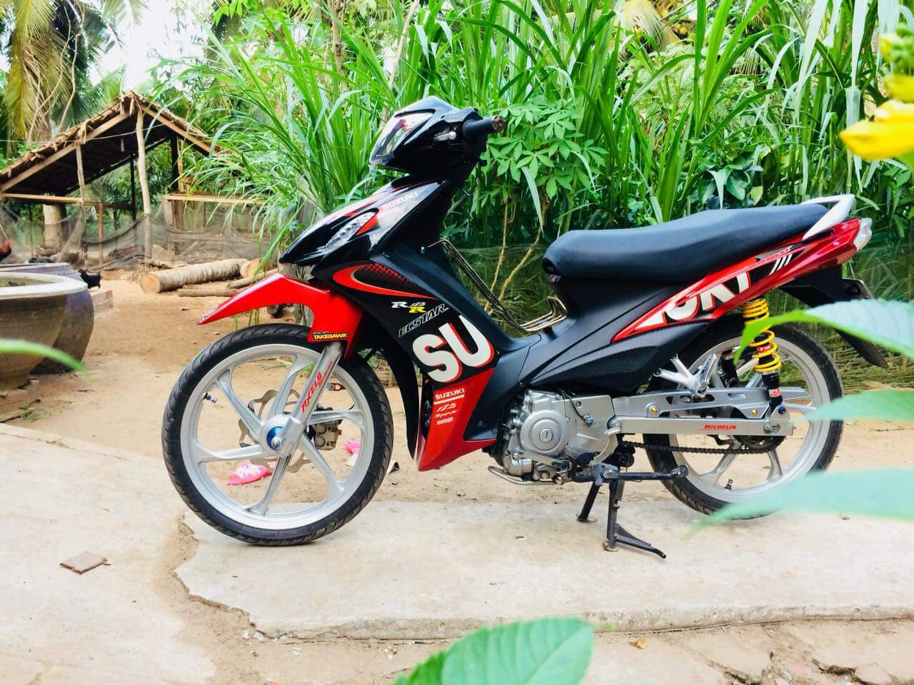 Tem rời axelo 125 chữ suzuki đỏ đen