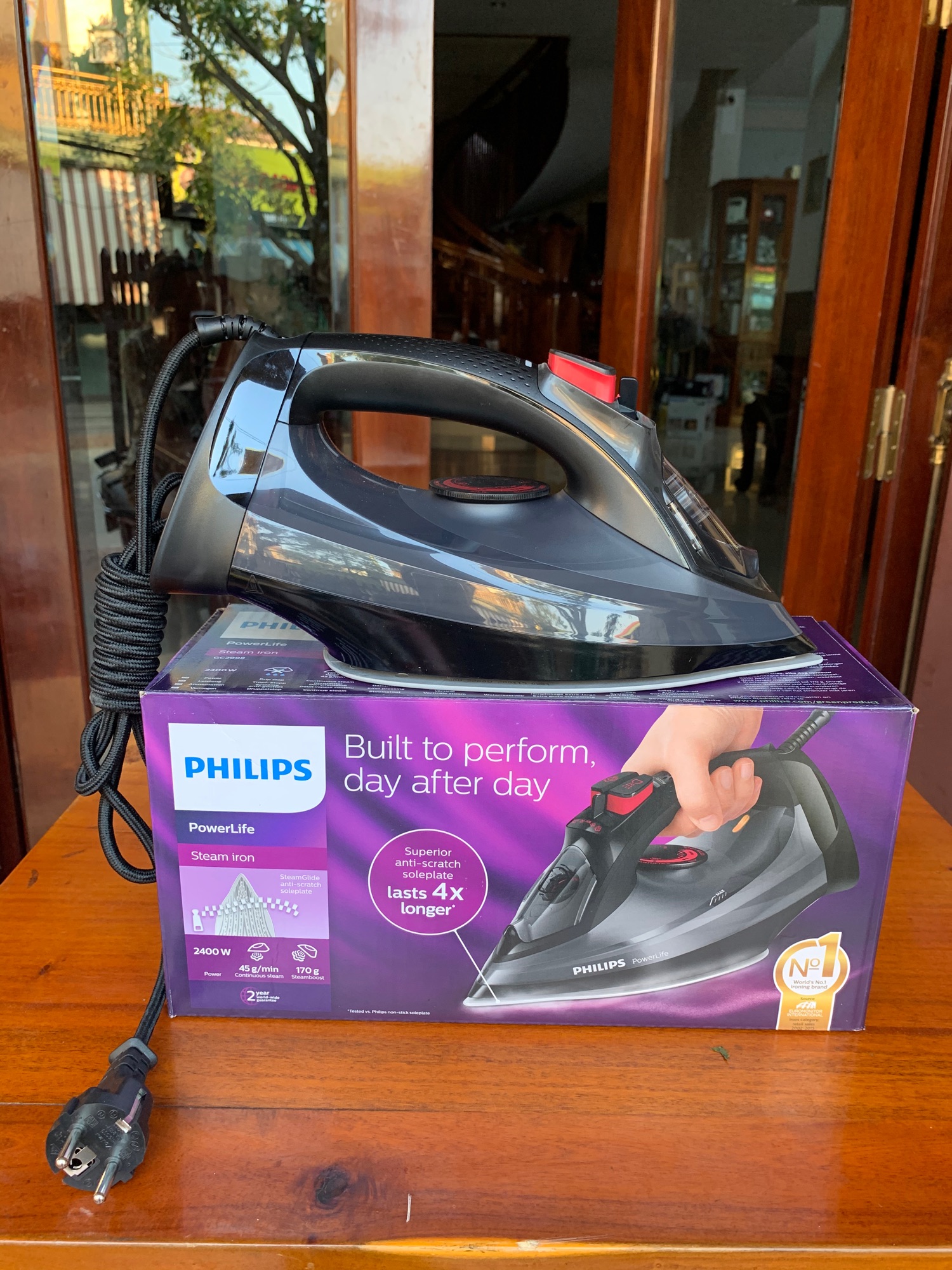 Bàn ủi hơi nước Philips GC2998