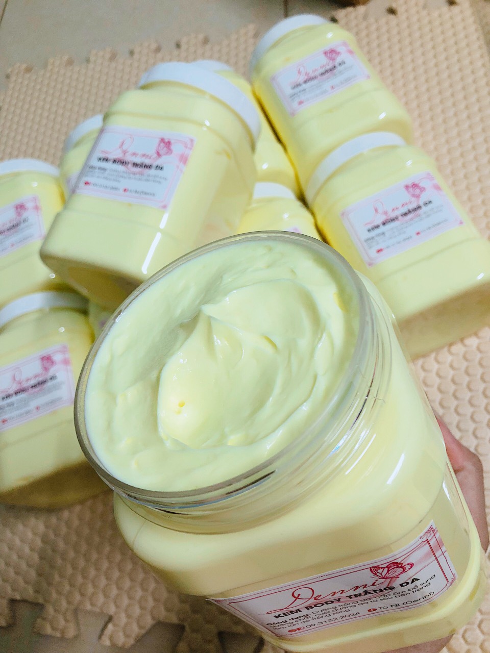 Lẻ hộp 1kg kem body nền sệt