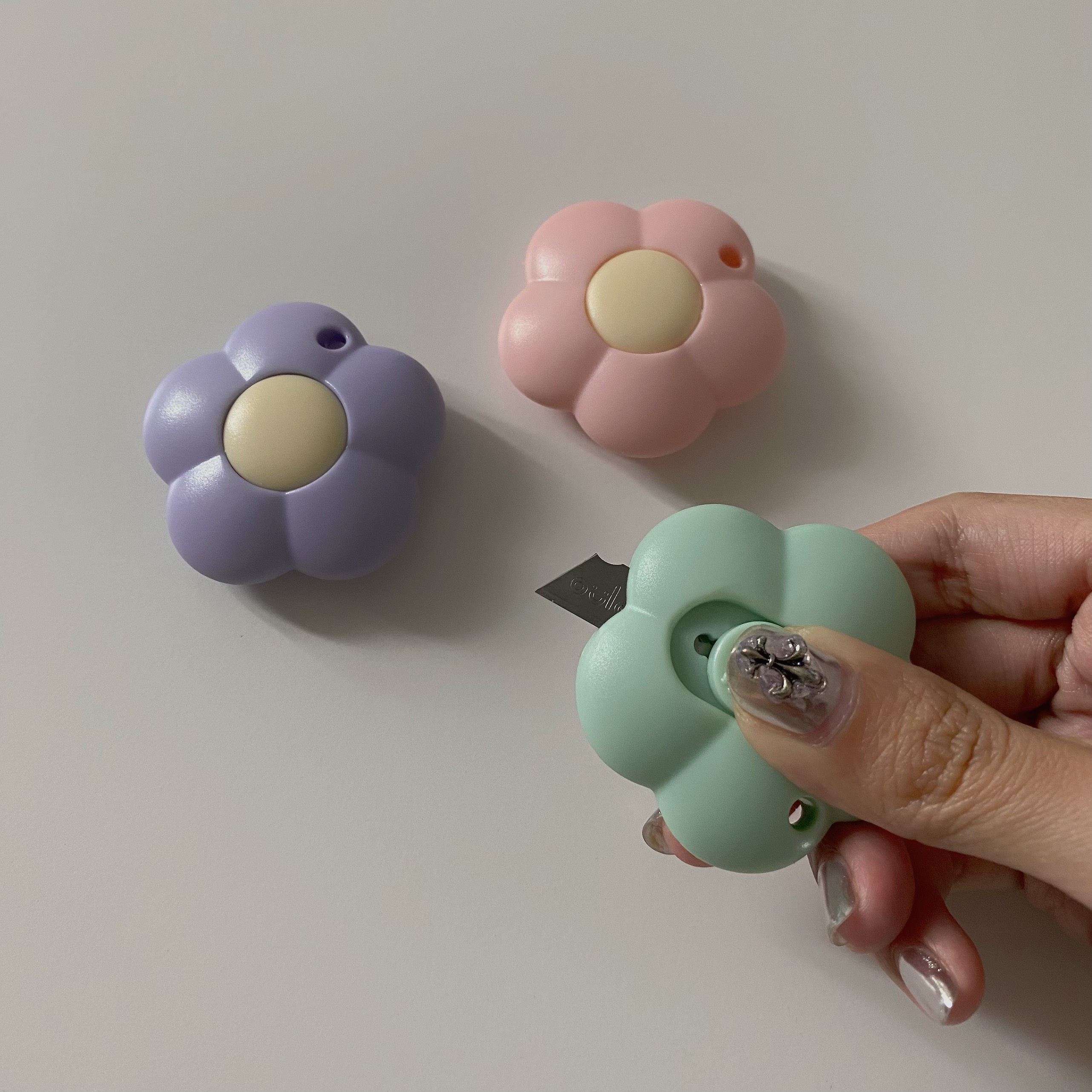 Dao Rọc Giấy Mini Cute I Rọc Giấy Hình Bông Hoa
