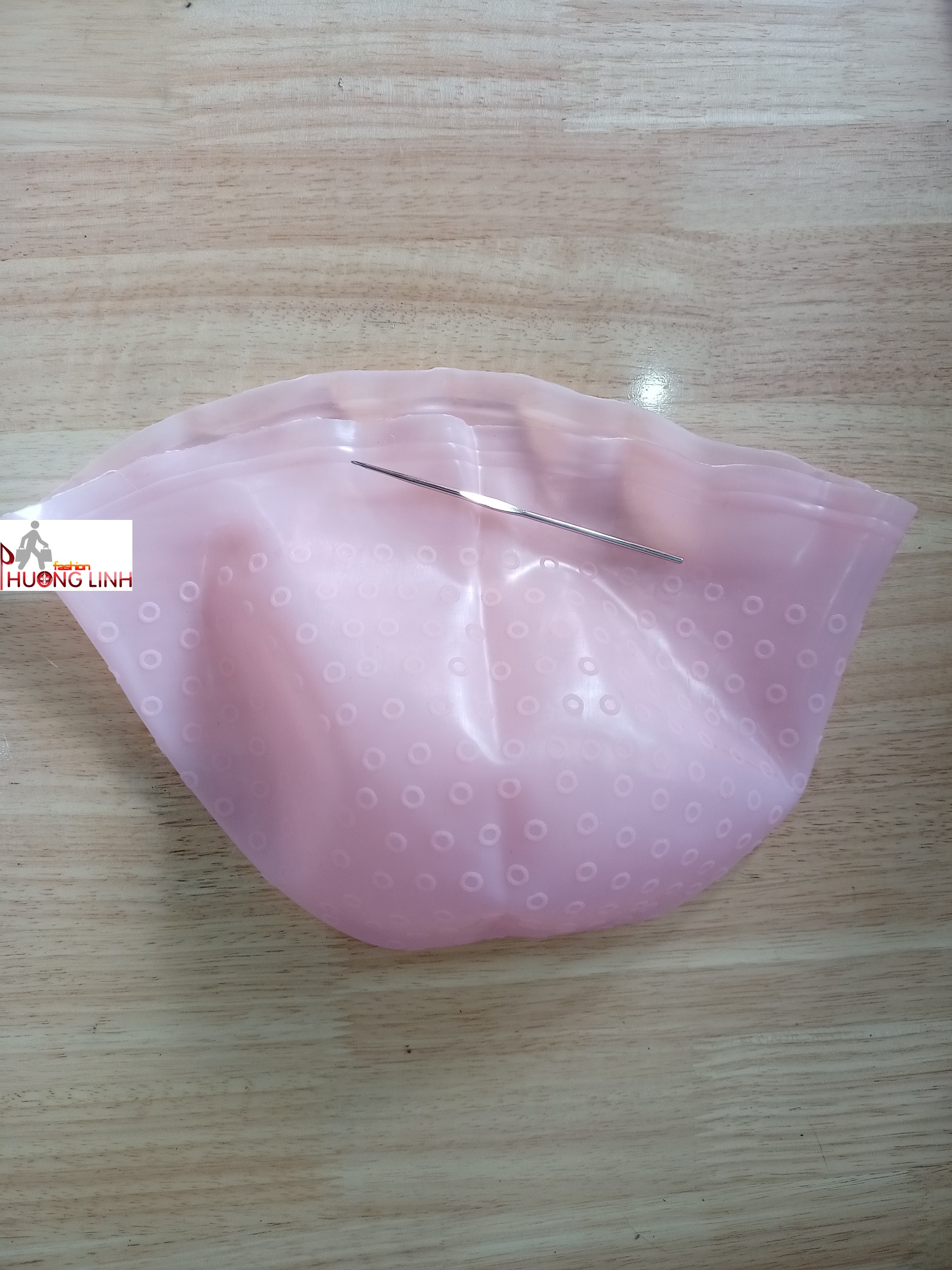 Nón móc lai bằng silicon có kèm theo cây móc lai