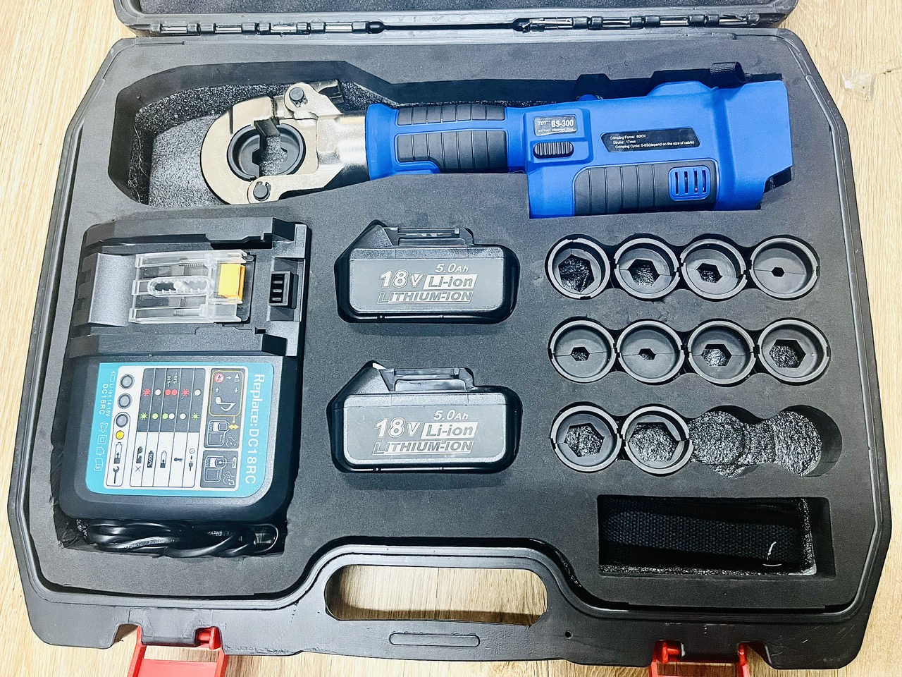 Máy ép cos thuỷ lực dùng pin cao cấp BS-300