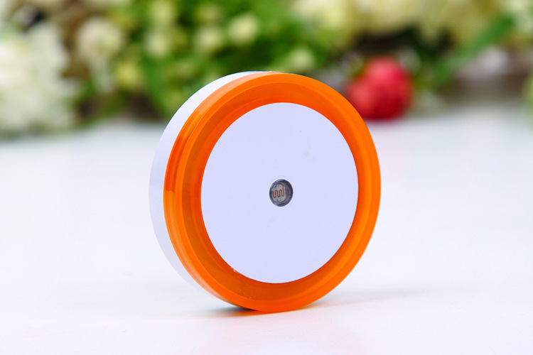Induction light round type automatically turn on the light in the evening