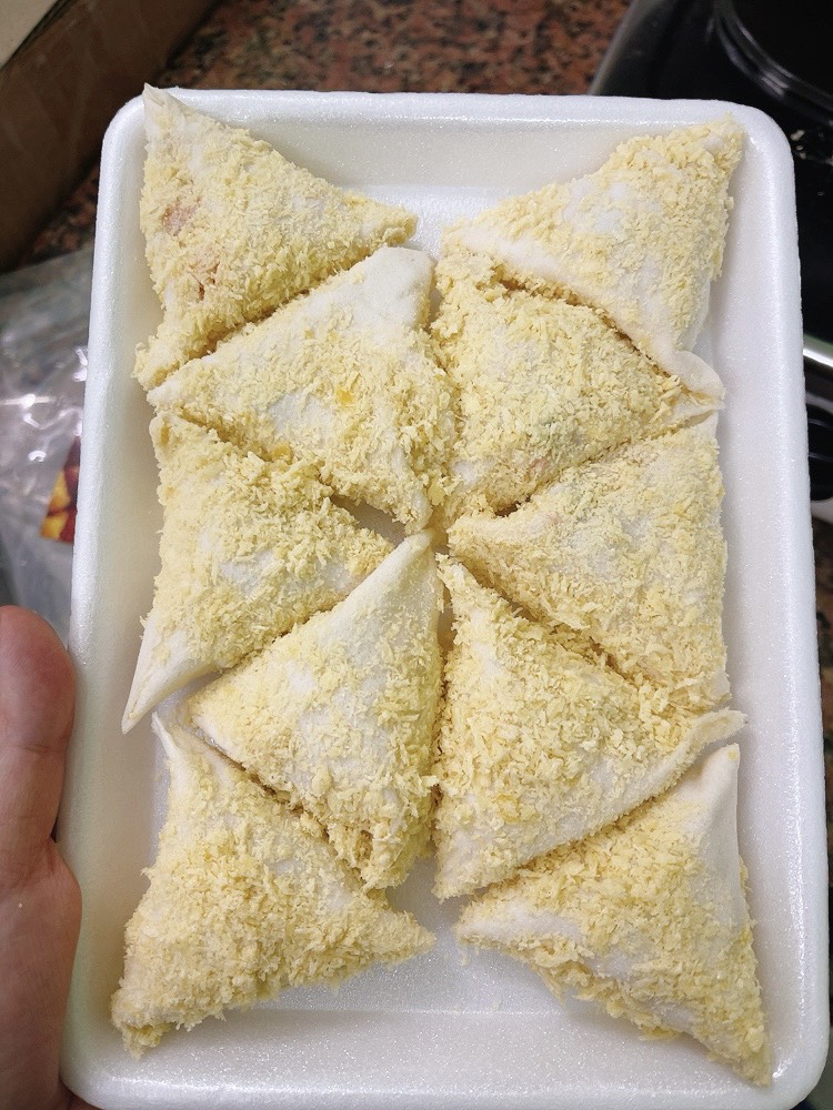 Chả giò tam giác vàng - khay 10 cái (giao tphcm)
