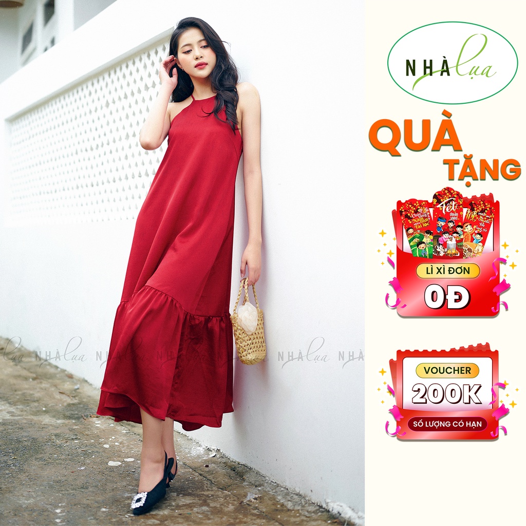Váy đỏ áo yếm thêu hoa - Quần yếm | ThờiTrangNữ.vn