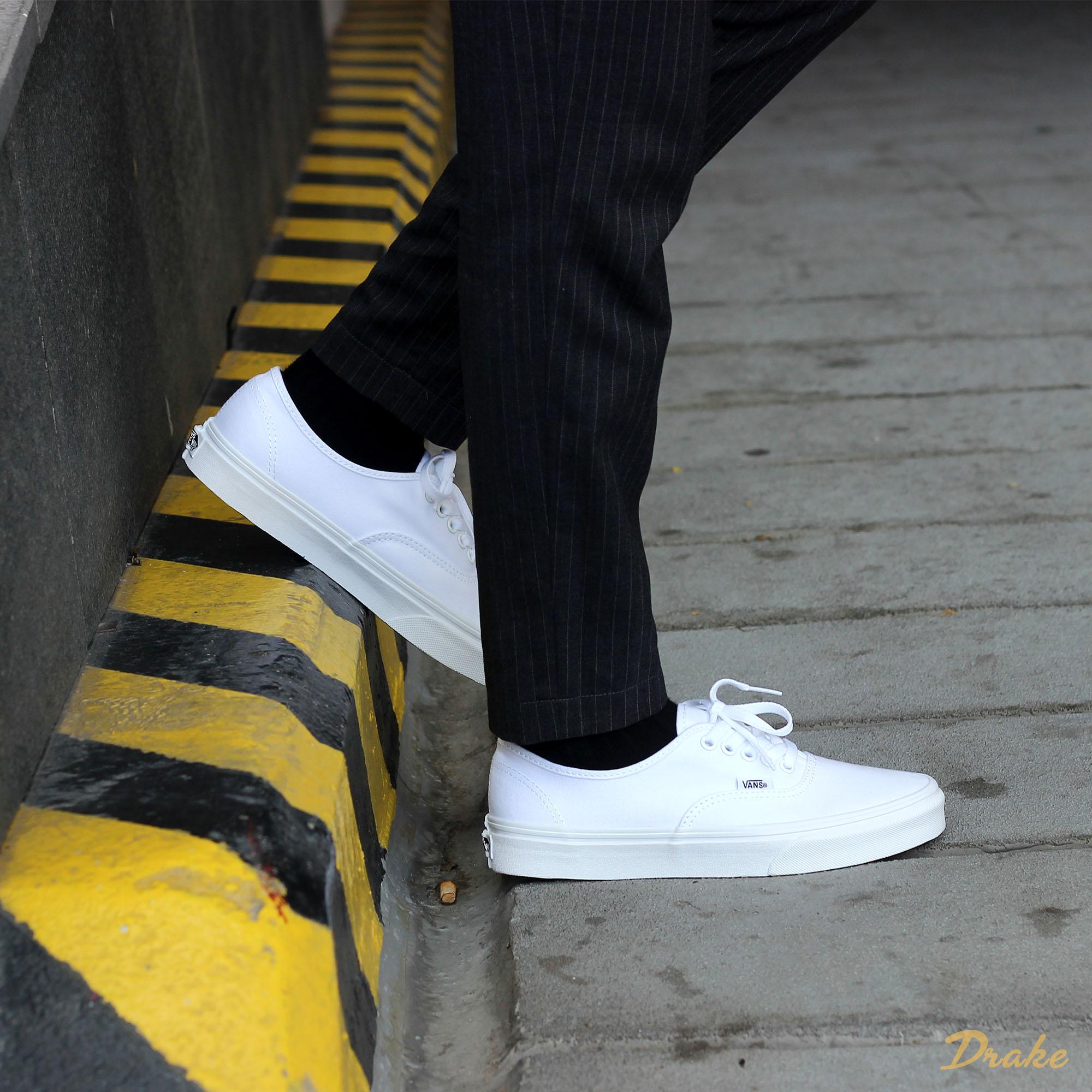 Giày Vans Authentic Classic VN000EE3W00