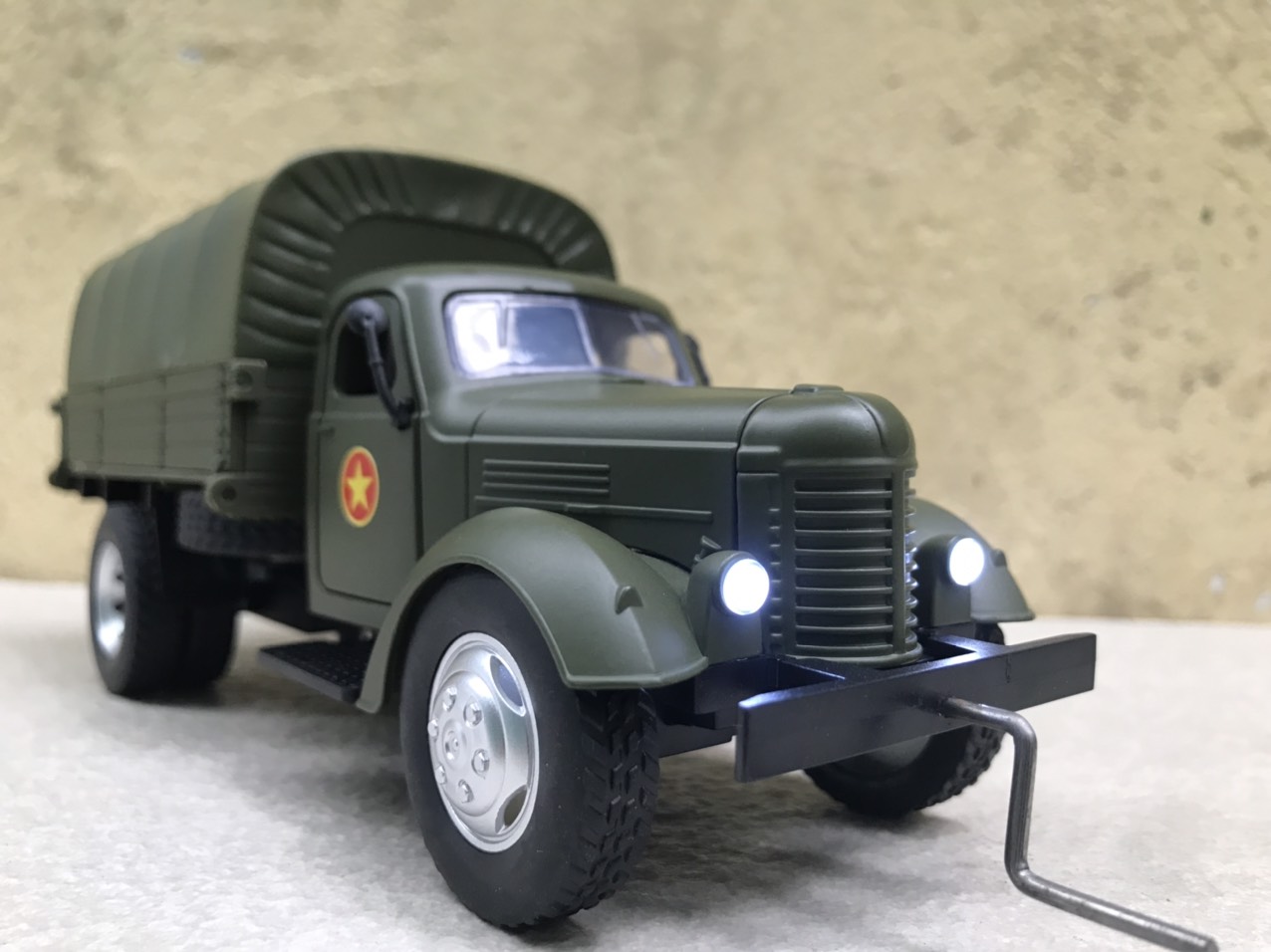 Mô hình xe Quân sự Zil 150 (CA-10) 1:32