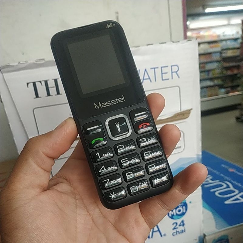 Điện thoại Masstel IZI 10 4G