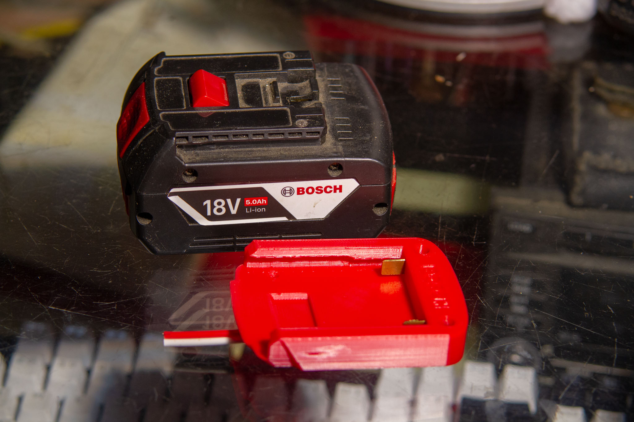 Đế lấy nguồn cho pin B.o.s.c.h 18v