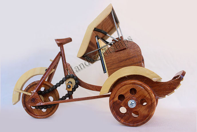 Mô hình xe xích lô gỗ (Size: 20cm)