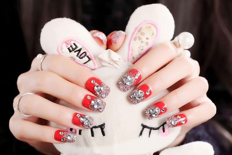 Bộ 24 móng tay màu đỏ đính đá (keo sẵn+miếng dán+dũa) giá rẻ