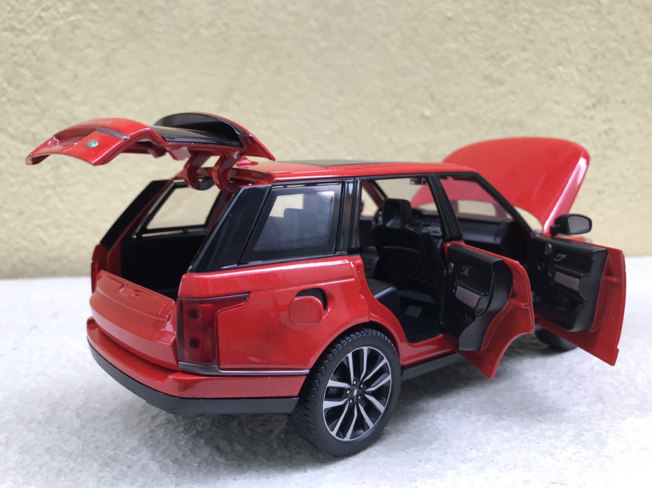 Mô hình xe Range Rover Fifty 1:24