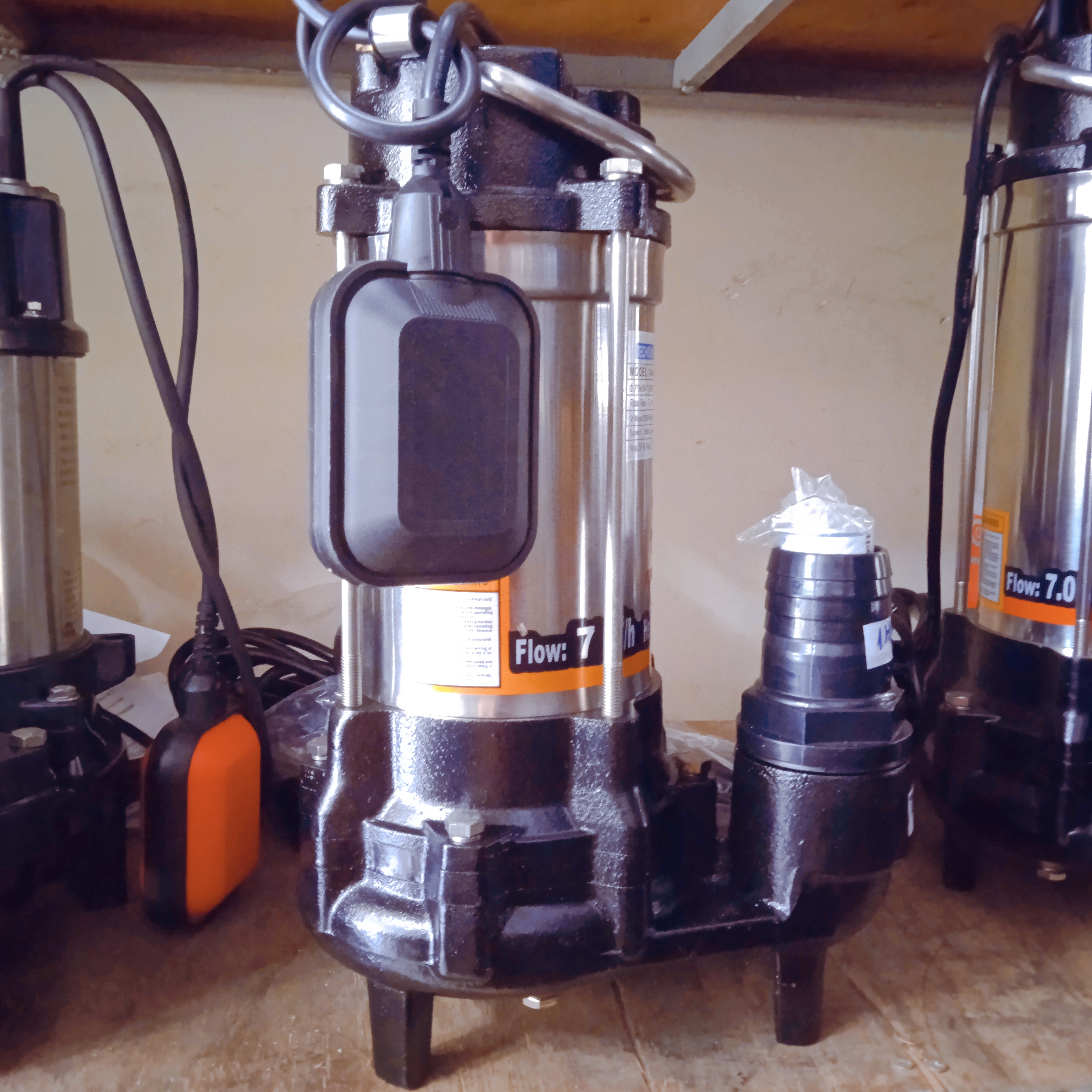[HCM]Máy bơm nước thải thả chìm có cánh cắt  rác 1hp