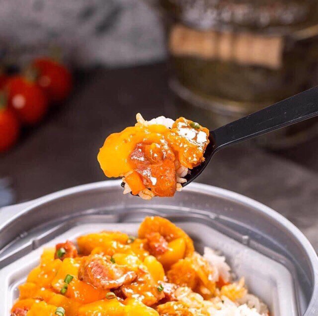 Sẵn - Cơm Tự Sôi Bò Cà Chua - Ăn Vặt Trung Quốc