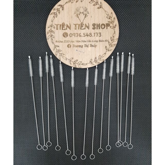 1 chiếc cọ rửa ống hút