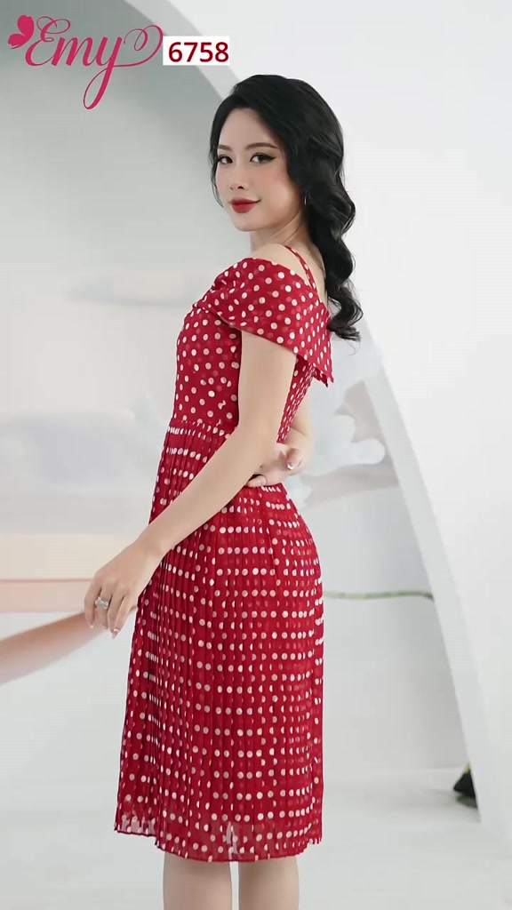 Đầm EMY EM6758 Xoè Đỏ Bi Dập Ply
