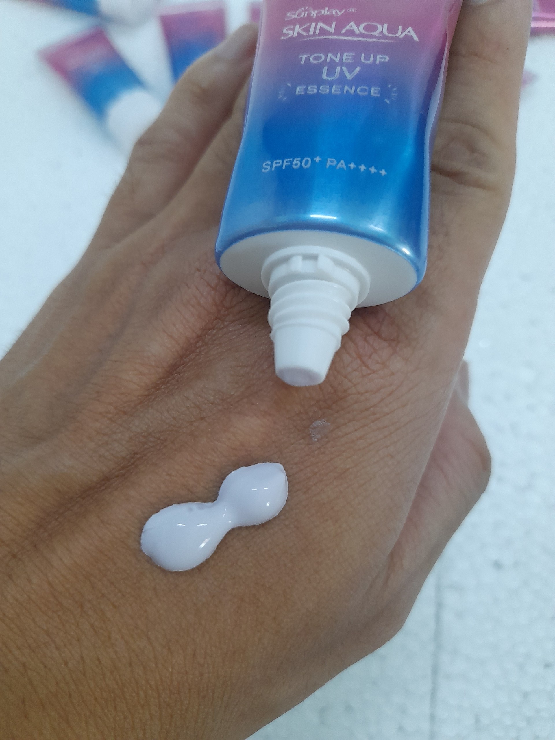 Skin Aqua Tone Up UV Essence Sunscreen SPF 50+ PA++++ 7g - Helps Skin Brightening Naturally Pink, Well Protects Skin After Sun exposure