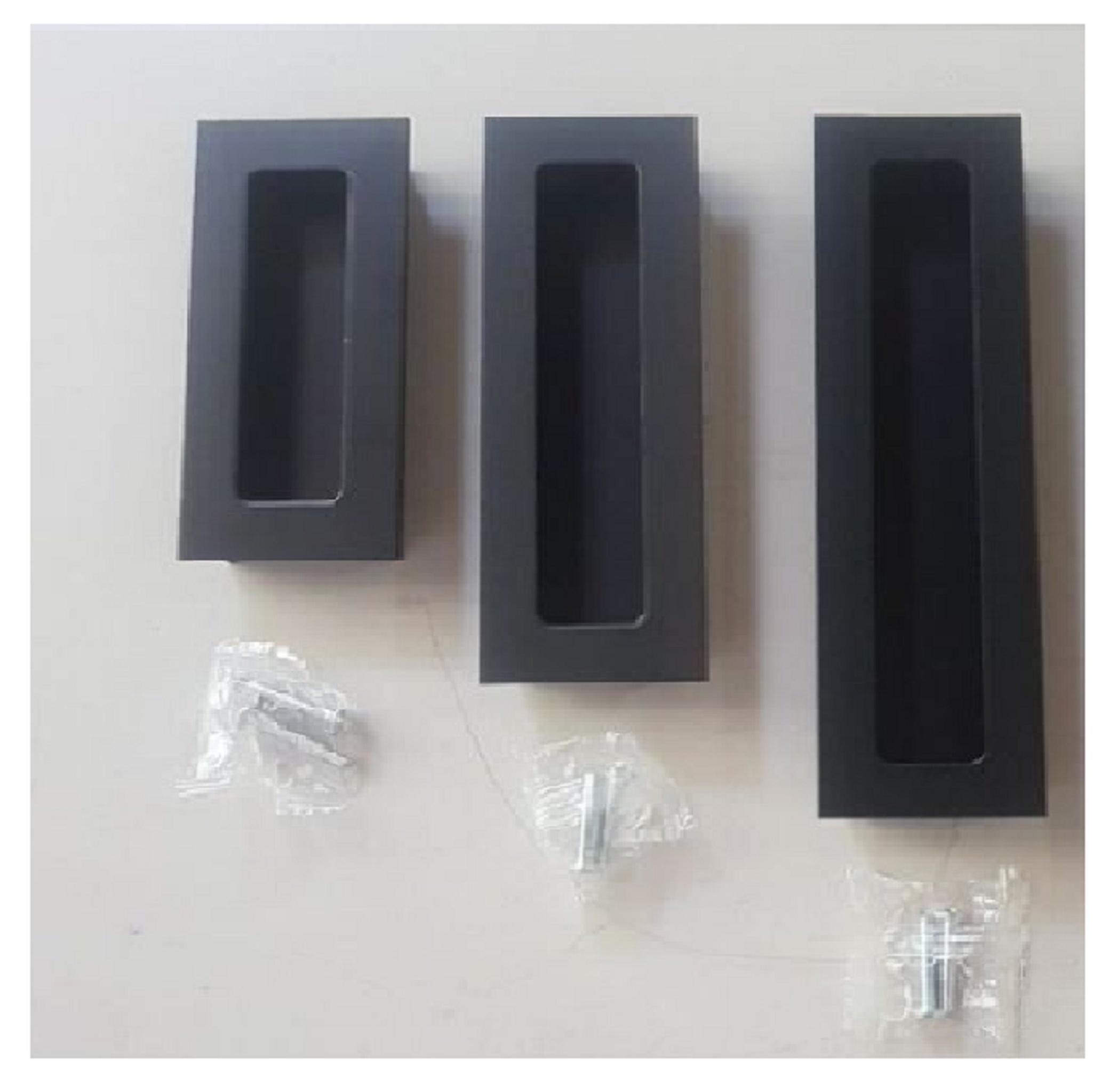 Tay nắm âm tủ Đen Mờ 8801