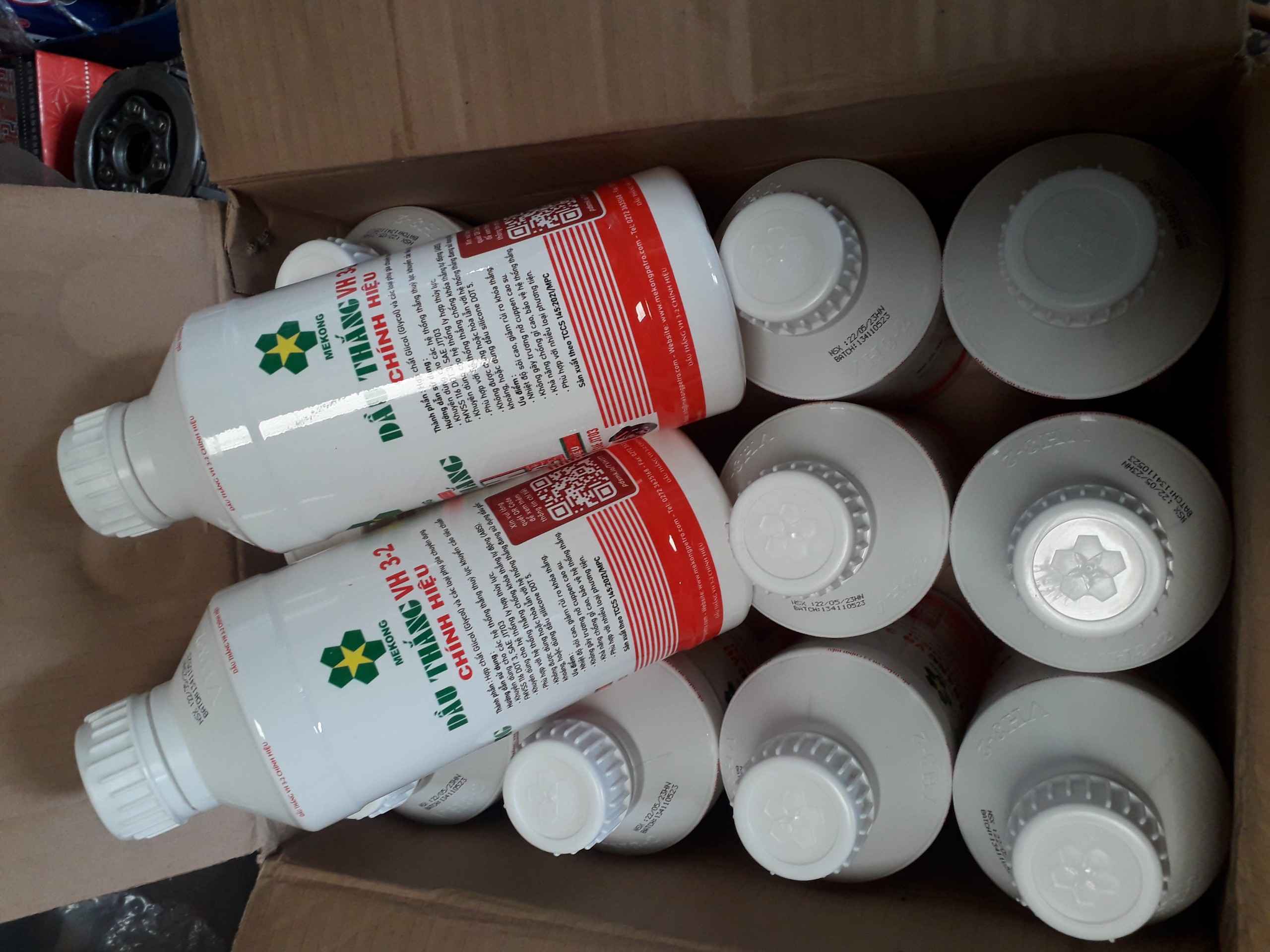Dầu thắng VH 3-2 chính hiệu (chai 830 ml)