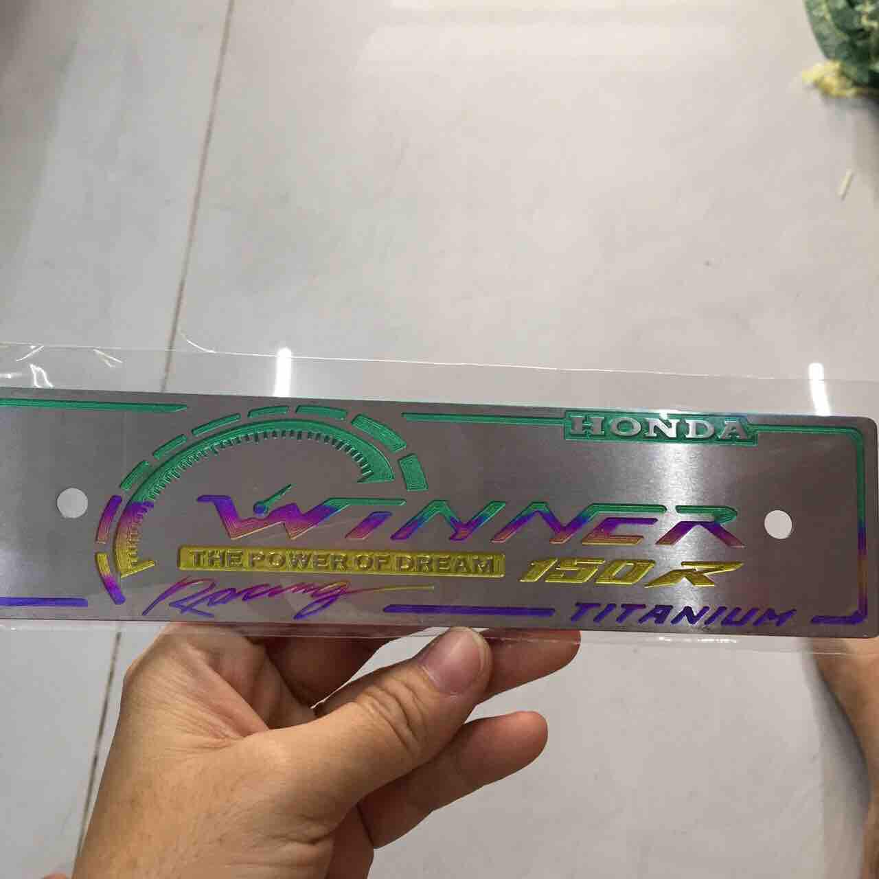 Bản tên Titan các dòng xe