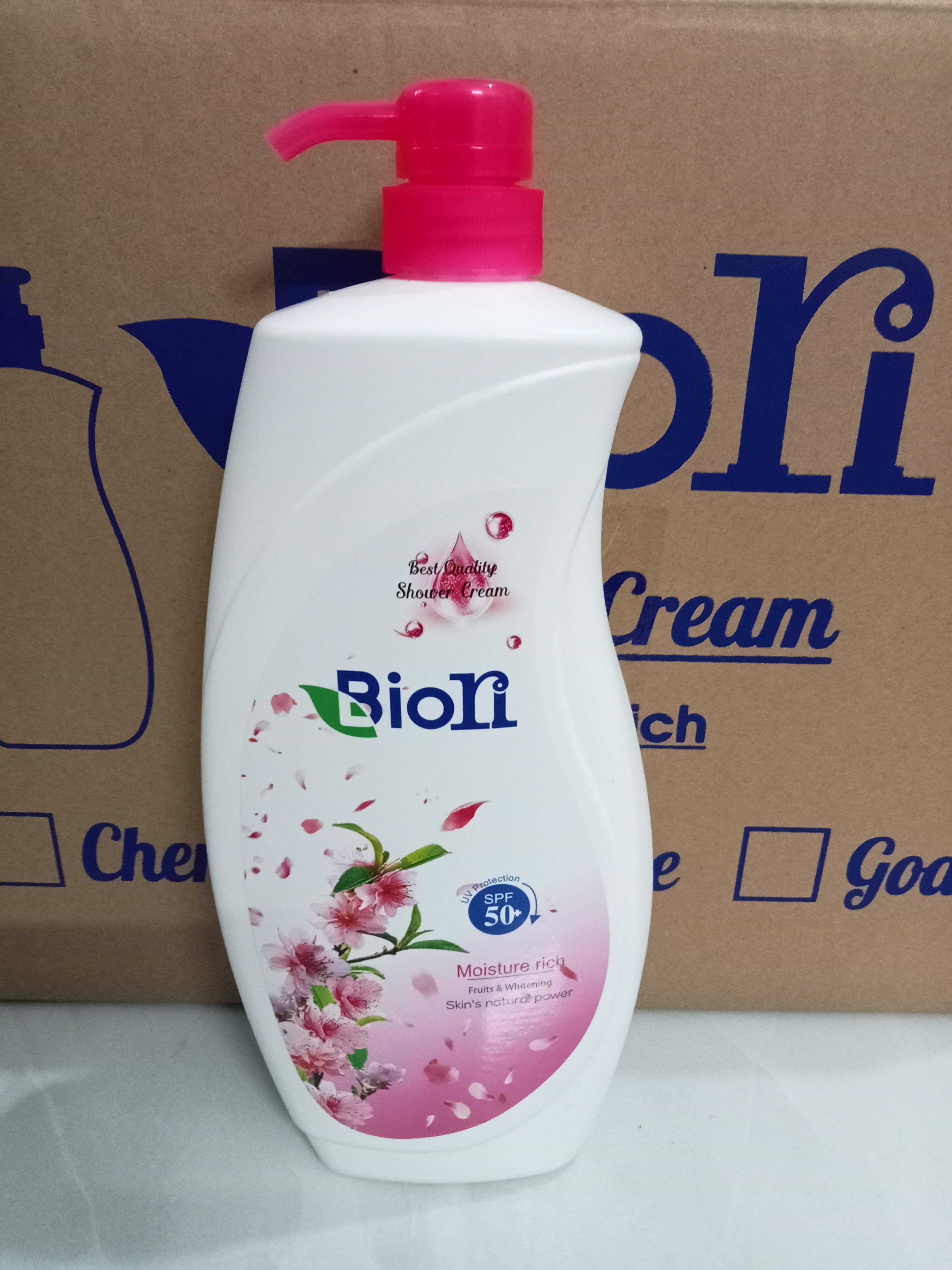 sữa tắm thơm trắng da Biori 1200ml