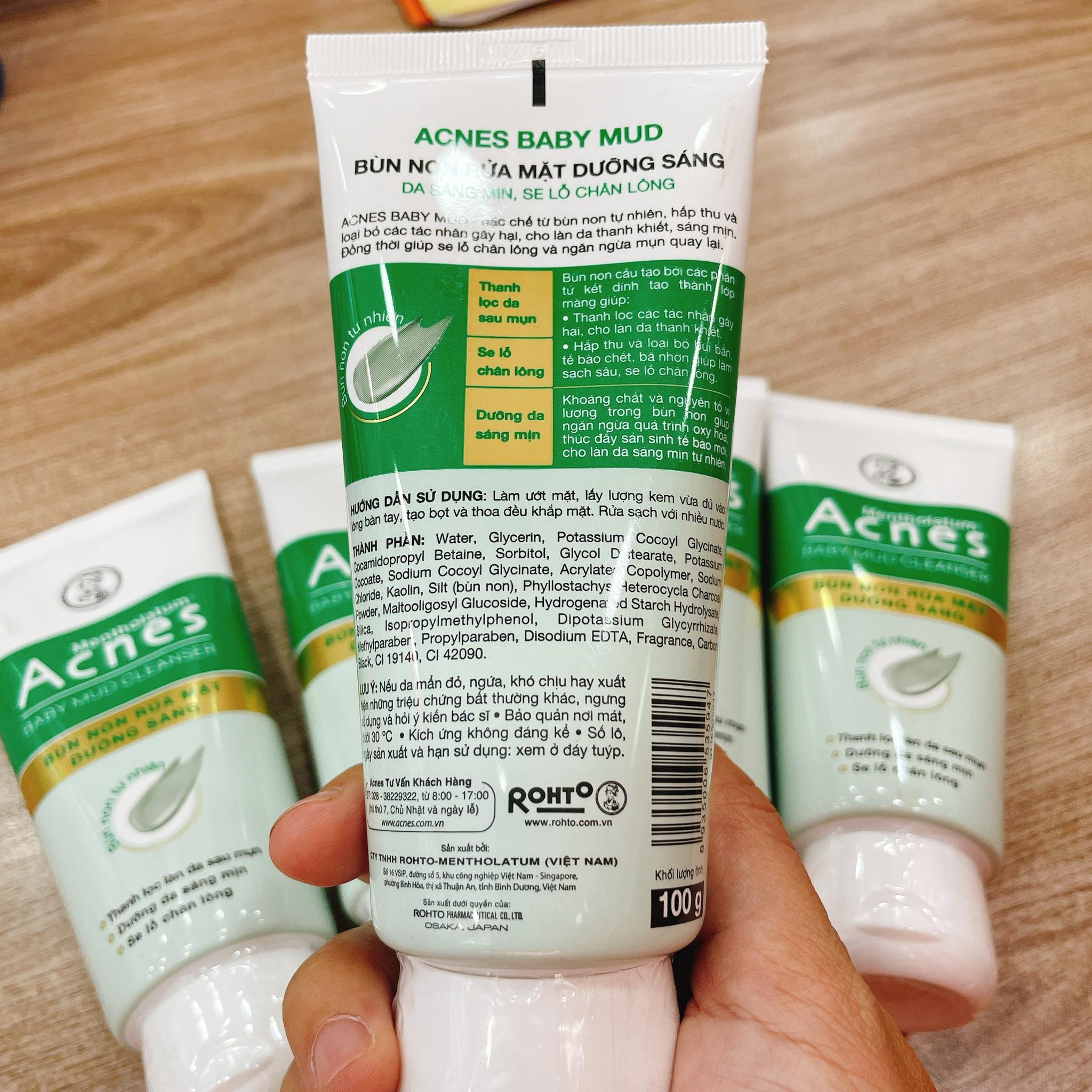 Sữa rửa mặt Acnes bùn non dưỡng sáng da tuýp 100g