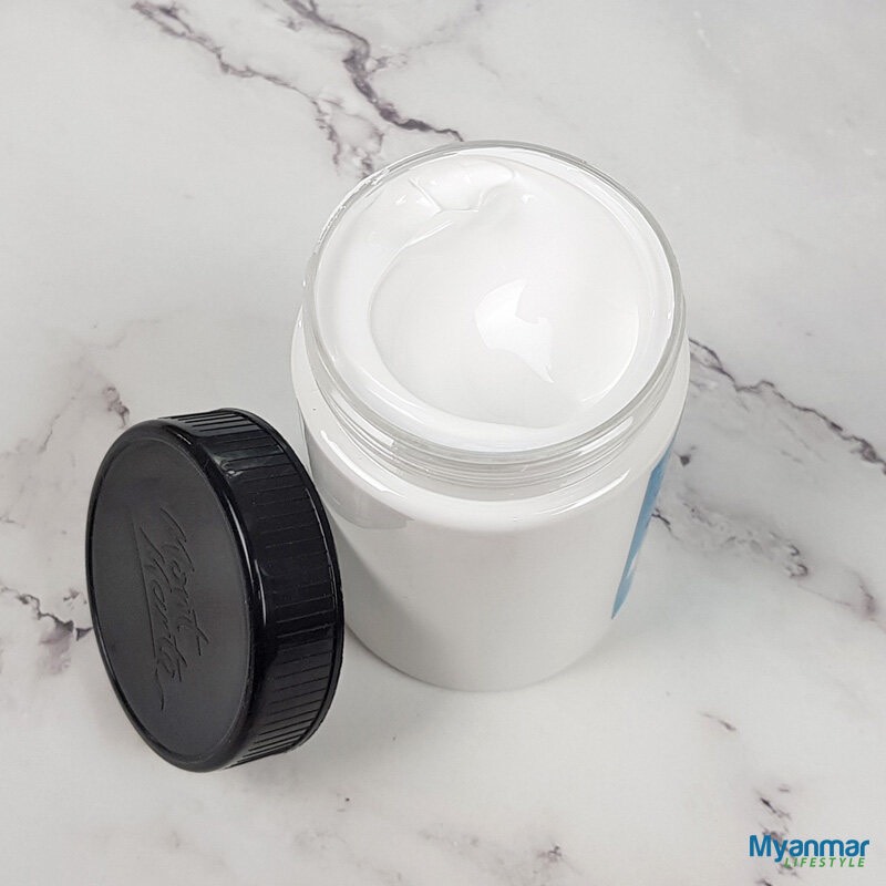 Màu Đen Trắng Acrylic Mont Marte hũ 300ml