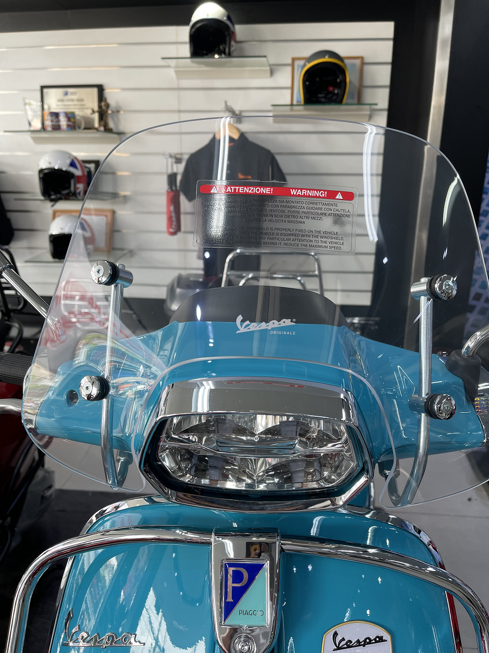 [HCM]Kính chắn gió Vespa Sprint