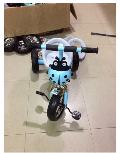 Xe đạp 3 bánh con bọ có bình nước trẻ em