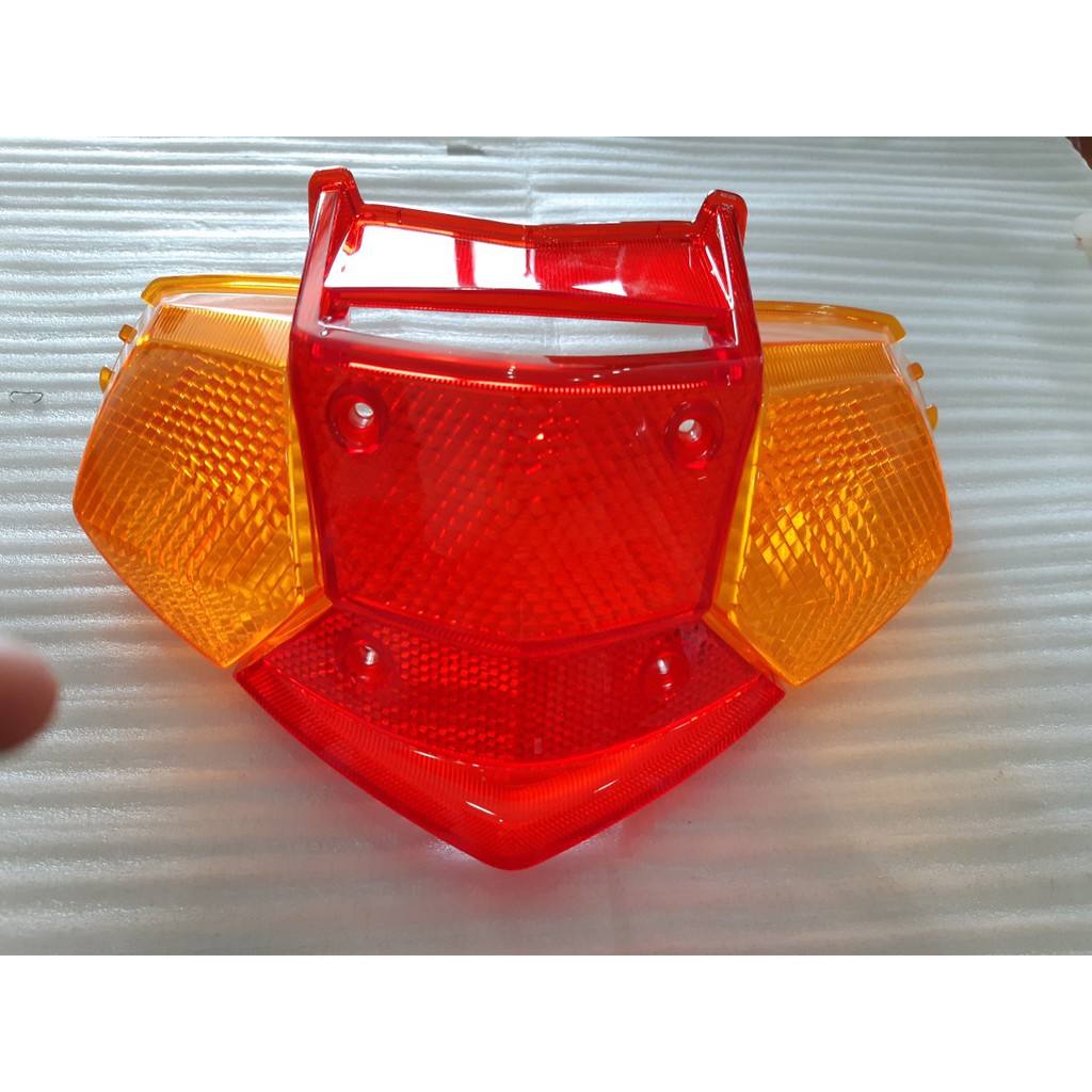 Miếng Chụp Đèn Hậu Xe Taurus