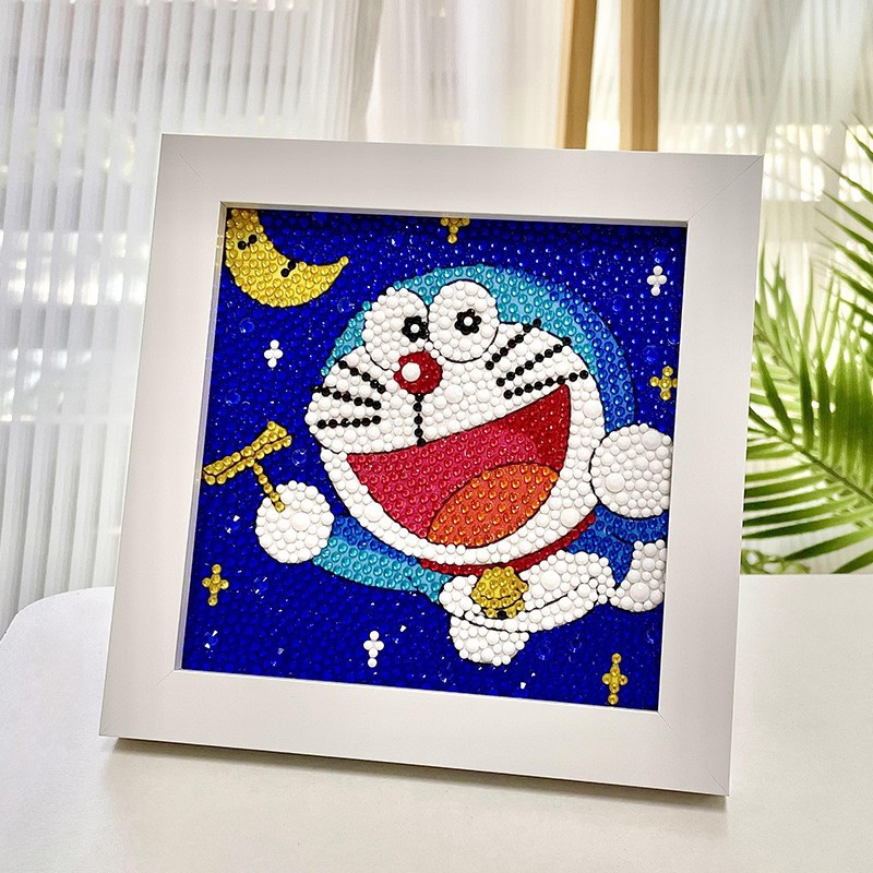 Tranh đính đá gấu dâu có lun khung đính xong chỉ việc trưng bày phòng học cho bé