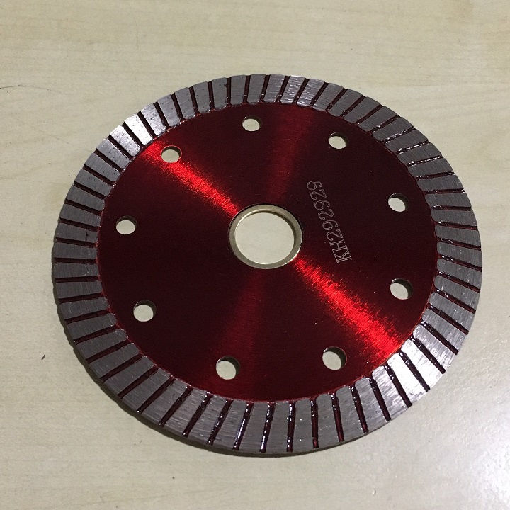 01 CÁI - LƯỠI CẮT GẠCH OMEGA ĐỎ 110MM