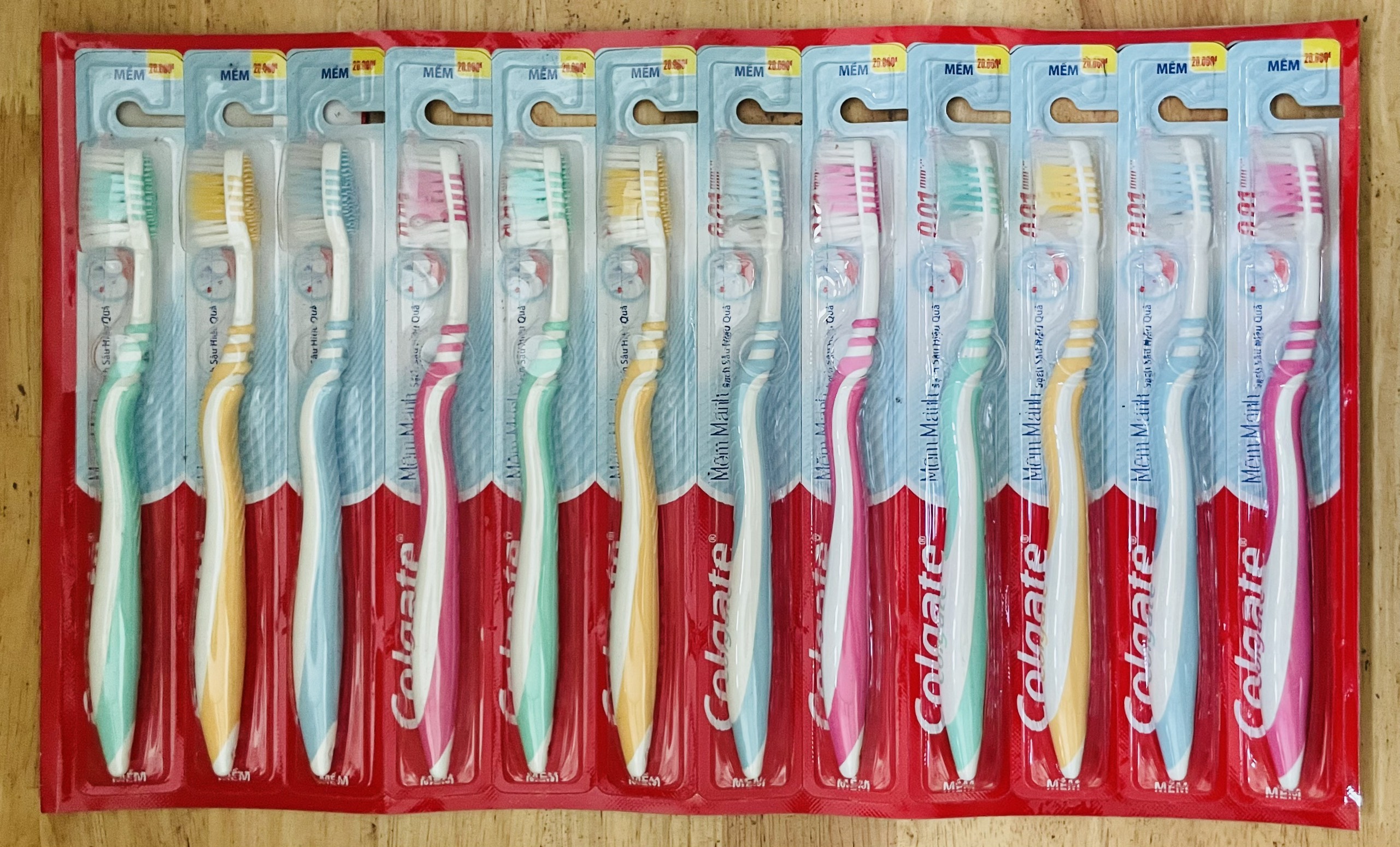COLGATE bàn chải đánh răng mềm mảnh - BACH HOA HV