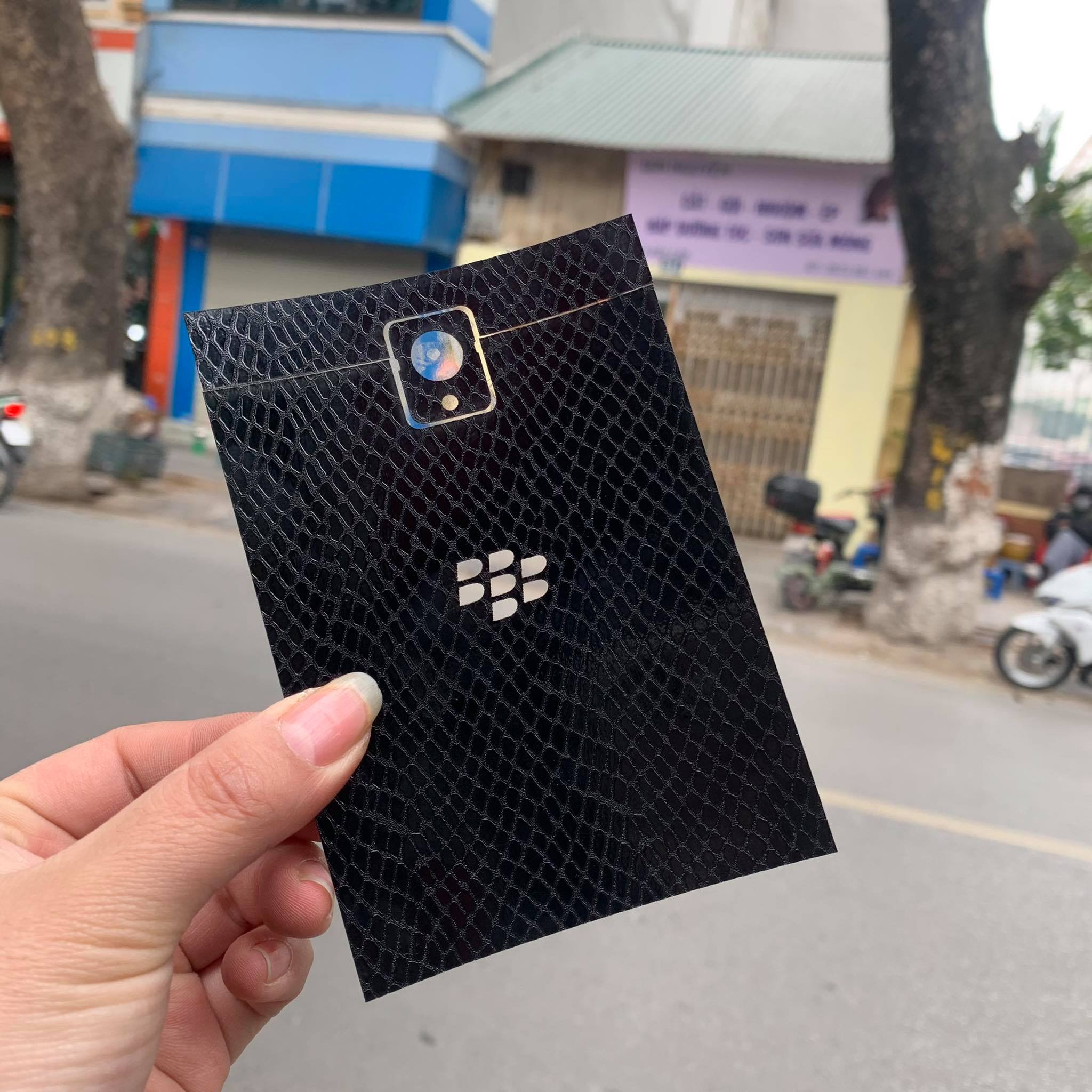 Dán Da Lưng điện thoại Blackberry Passport dán phim 3m vân da rắn