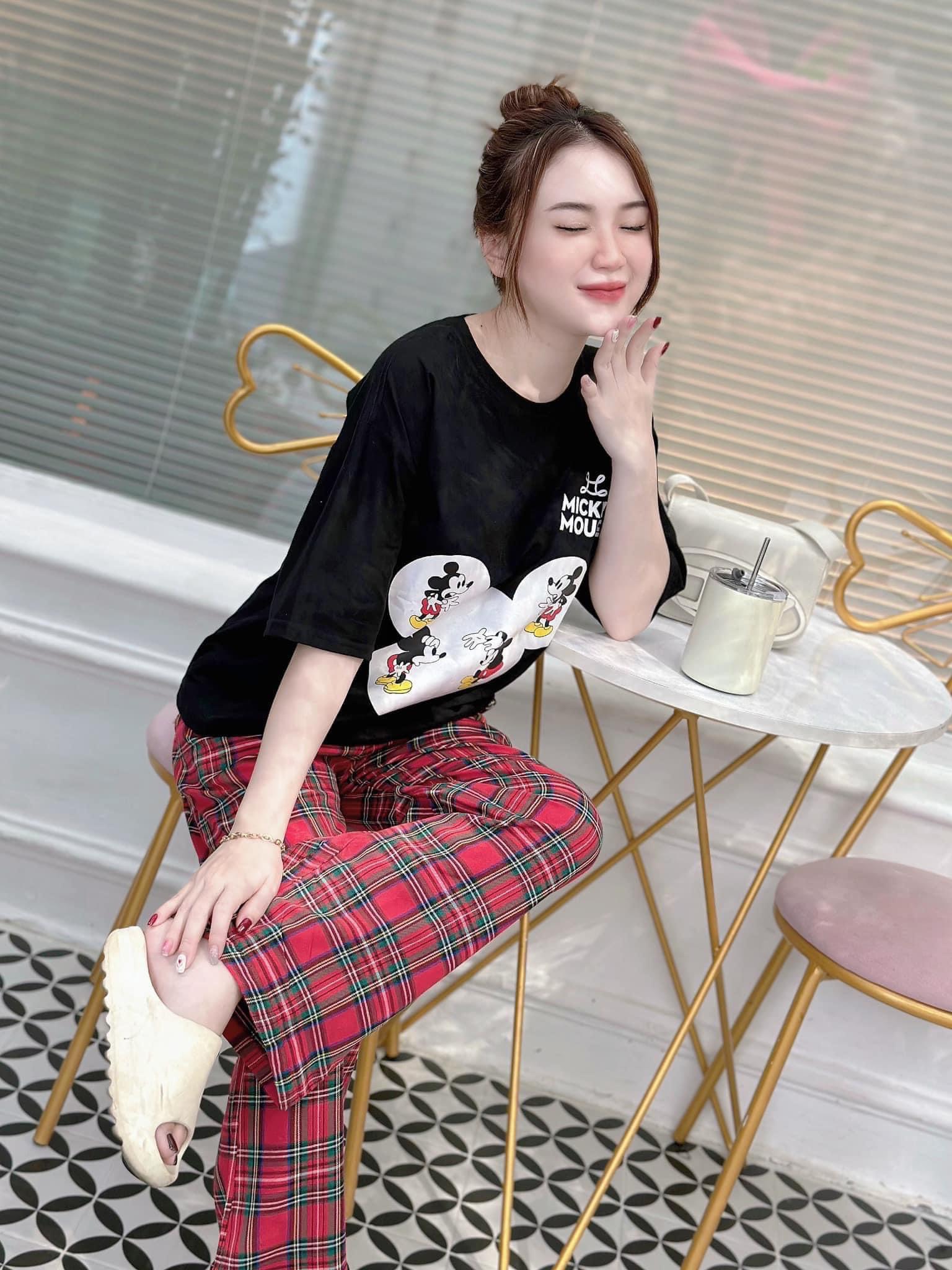 Set Mickey form rộng