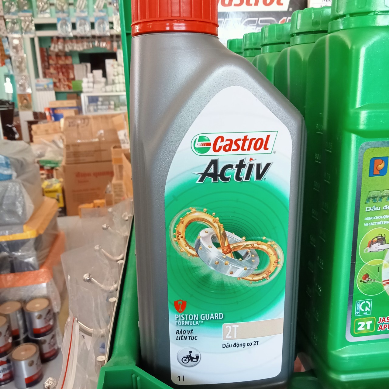 Nhớt 2 thì Castrol Activ 1lit nắp đỏ mẫu mới