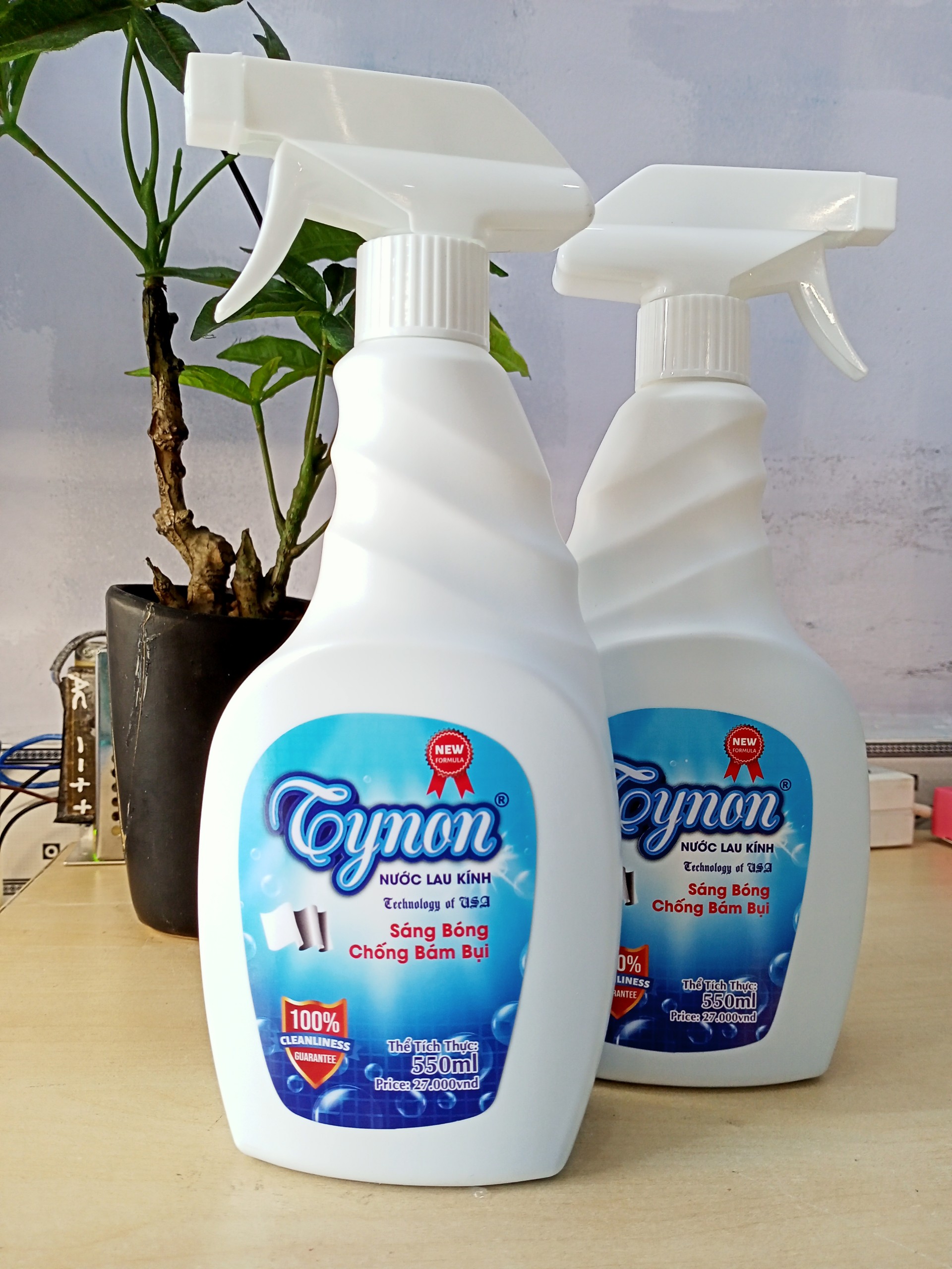 Combo 2 chai Nước lau kính Tynon 550ml
