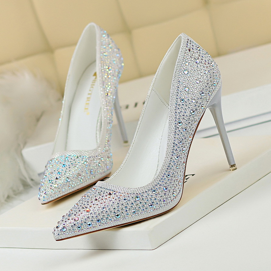 305-1 HIGH HEELS BIG TREE