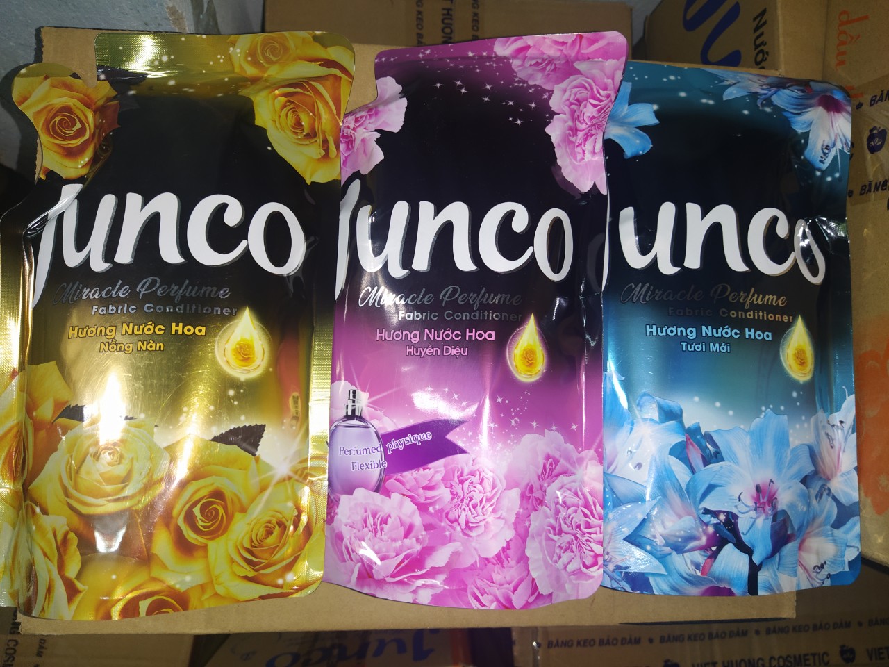 Nước xà Junco Túi 800ml Vàng - Nồng nàn