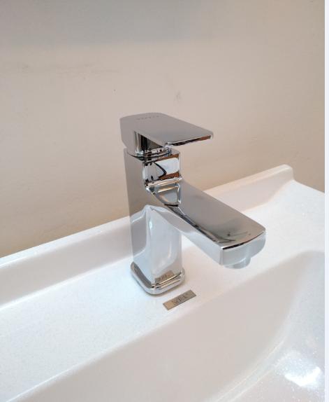 Vòi lavabo nóng lạnh Toto