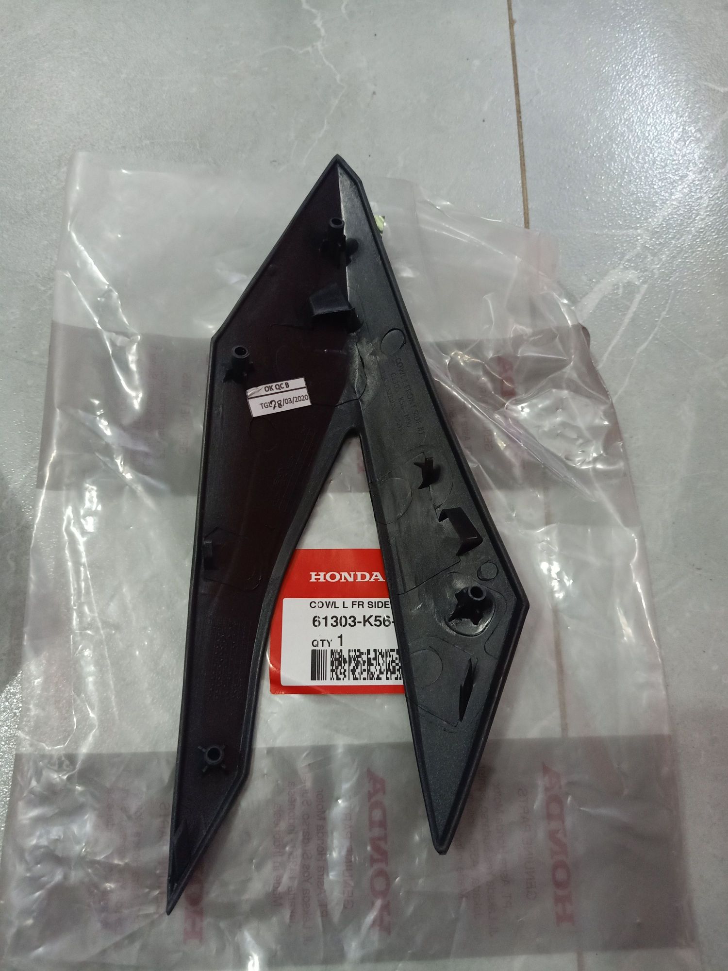 [HCM]tai thỏ sonic 150 màu đen nhám bên trái