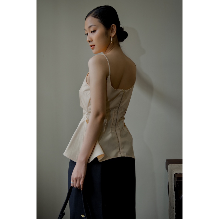 CoNIN - Áo hai dây xếp ly eo màu Vàng nhạt