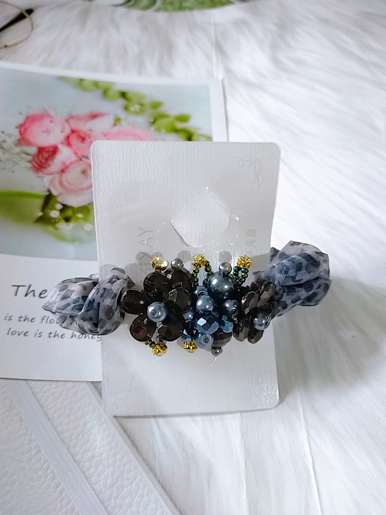 Cột tóc scrunchies đính đá xinh xắn