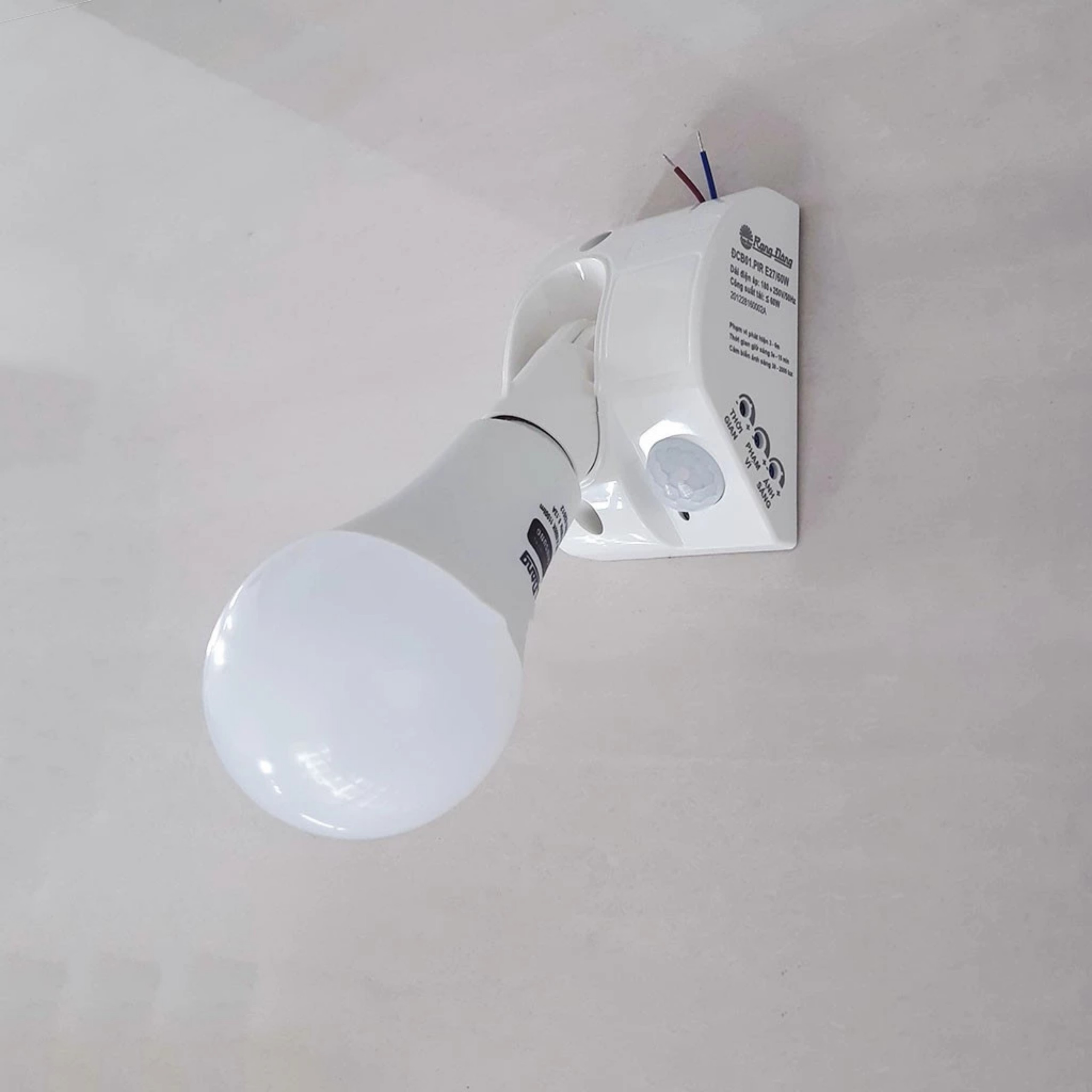 Đui Đèn Cảm Biến Chuyển Động Rạng Đông E27