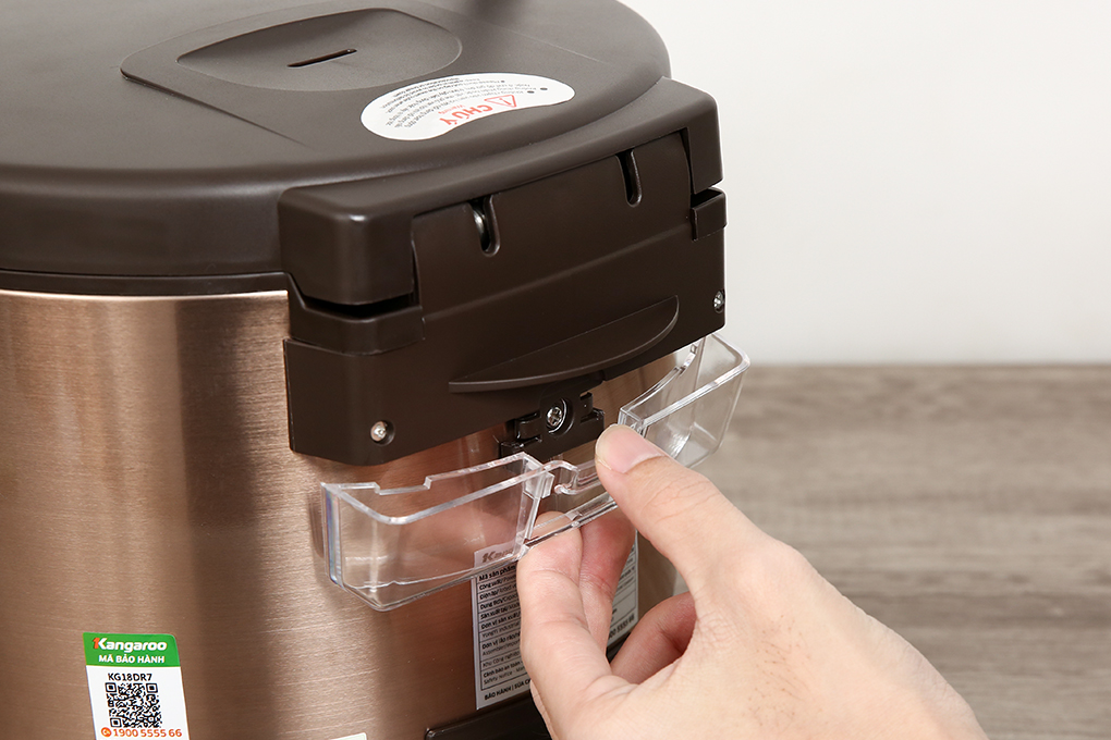 Nồi cơm điện tử Kangaroo 1.8 lít KG18DR7Trưng Bày Điện Máy