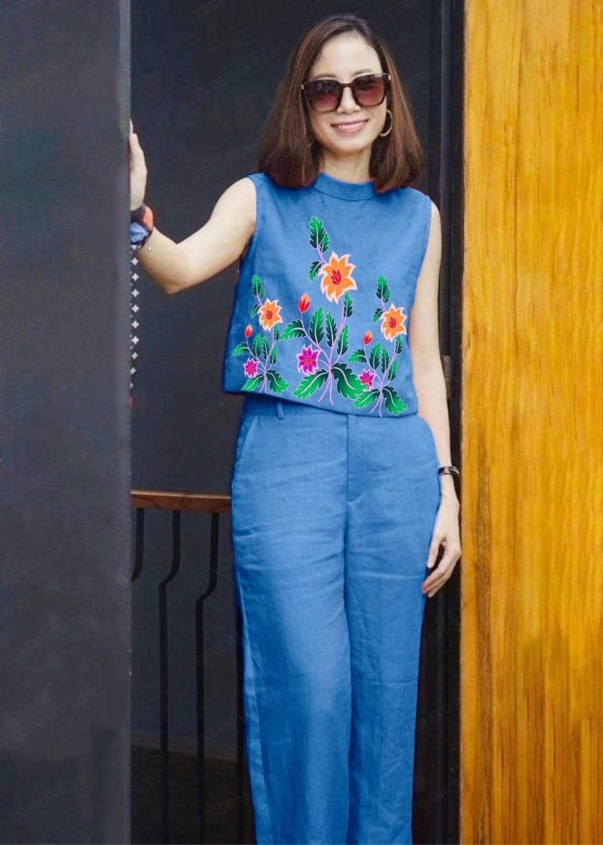 Fashionable and comfortable casual sleeveless printed round neck suit