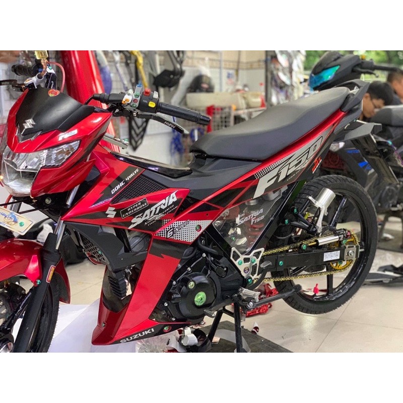 Tem rời Satria rời đỏ đen mẫu dán tại tiệm